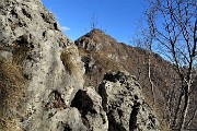 52 Passaggi su roccette , serve l'uso delle mani